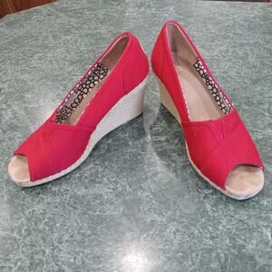 TOMS WOMENS WEDGE HEELS SZ 10 Red CANVAS ESPADRILLES PEEP TOE Retro Summer Fun